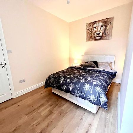 Relax Dotcom Apartment Manchester Exterior photo