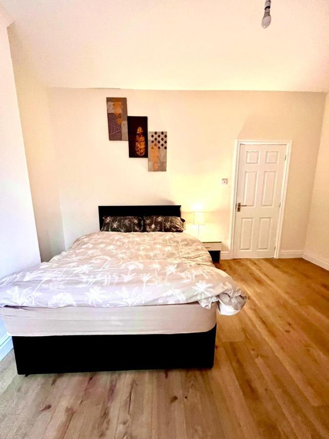 Relax Dotcom Apartment Manchester Exterior photo